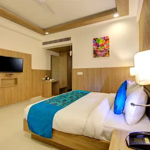 4* Hotel Elevate - With Complimentary Pickup Or Drop Near Delhi Airport