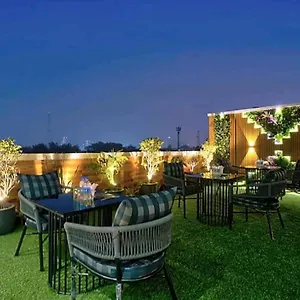 Hanuwant Place - 3 Minutes By Walk Aerocity Metro Station Hotel New Delhi